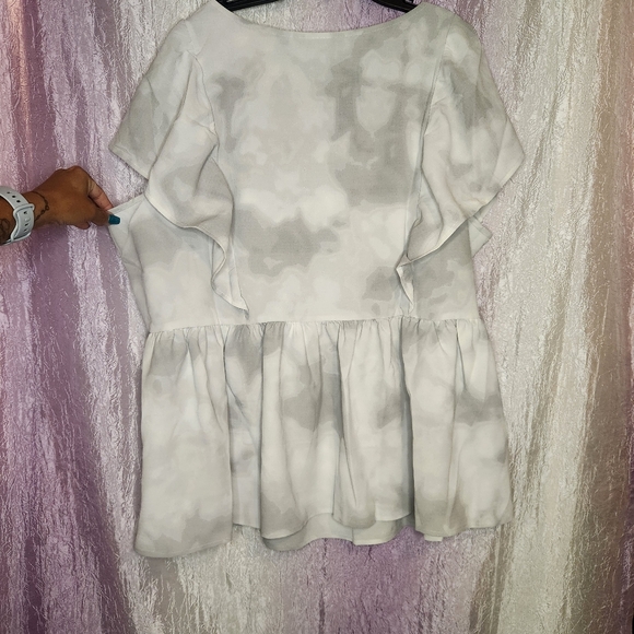 Du Jour Gray Tie Dye Ruffle Square Neck Blouse 2X - Picture 3 of 4